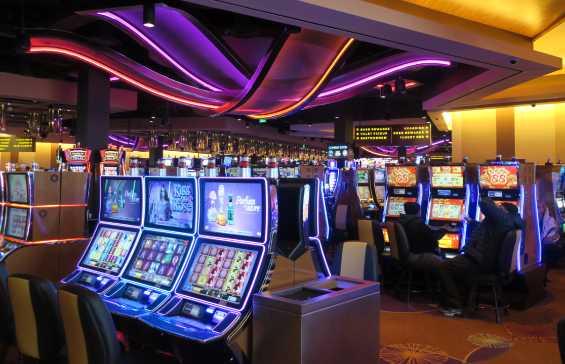 8 Ways To live casino Without Breaking Your Bank